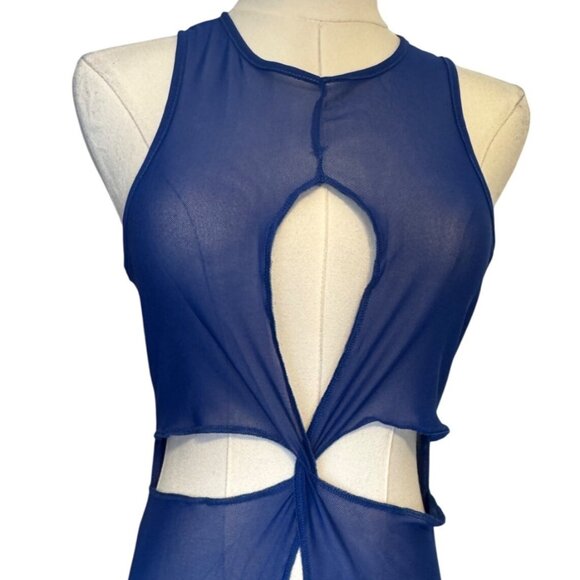 PrettyLittleThing Blue Maxi Dress - Picture 3 of 14